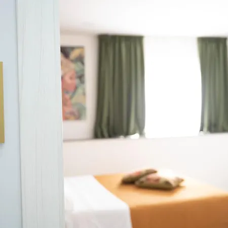 Bed and Breakfast Seven7 *